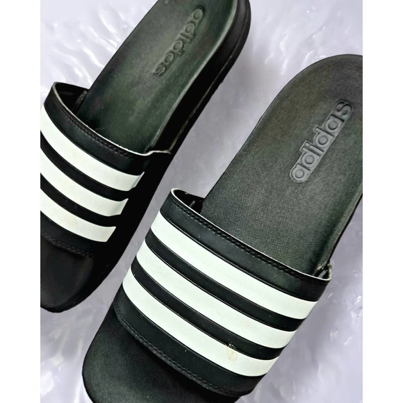 Adidas‎ slides - Picture 2 of 4